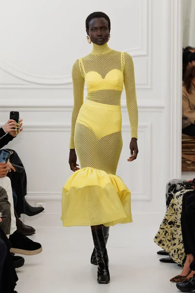 Look 11